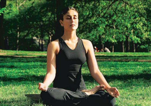 Kareena - Top 3 fittest bollywood celebrities who practice yoga, find my peace
